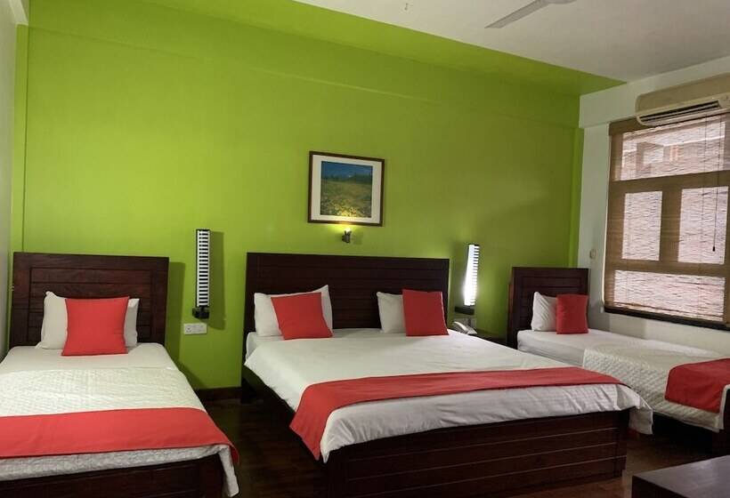 스탠다드 룸, Subhas Tourist