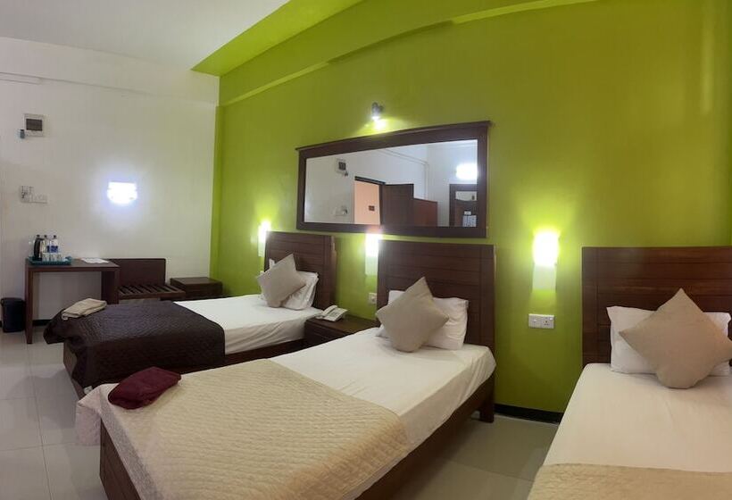 스탠다드 룸, Subhas Tourist