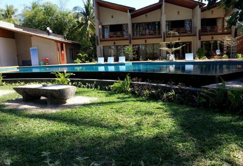 اتاق لوکس با چشم‌انداز استخر, Pleasant View Resort