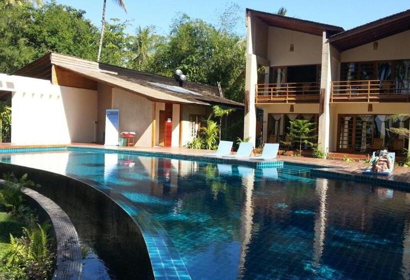 اتاق لوکس با چشم‌انداز استخر, Pleasant View Resort