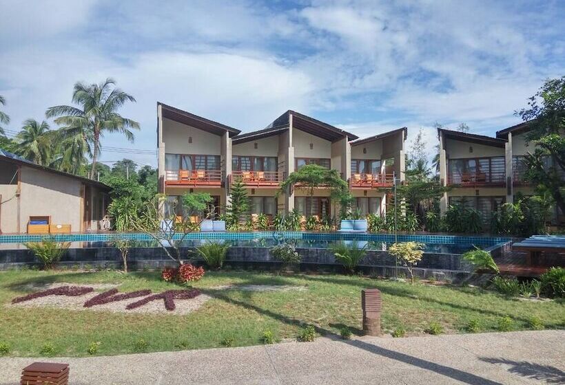 اتاق لوکس با چشم‌انداز استخر, Pleasant View Resort