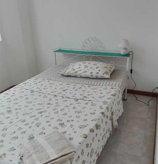 اتاق استاندارد با سرویس بهداشتی مشترک, Simabo's Backpackers' Hostel