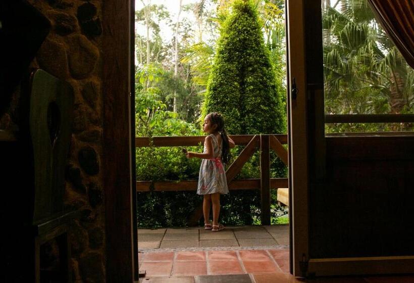 اتاق لوکس, Arrayan Y Piedra