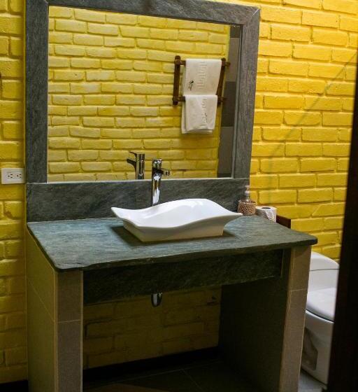 اتاق لوکس, Arrayan Y Piedra