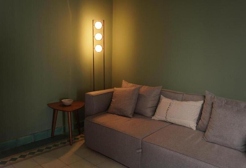 جناح جونيور مزوَّد بتراس, Casa Martina Guest House