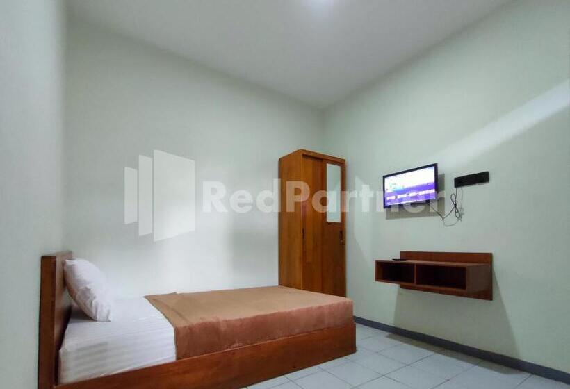 اتاق استاندارد یک نفره, Saijaan Guesthouse Unej Redpartner