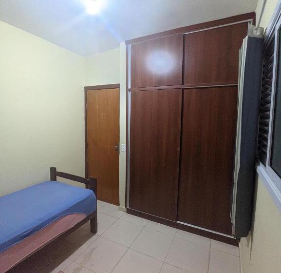 اتاق استاندارد یک نفره, Quarto Em Apto Compartilhado Bem Localizado