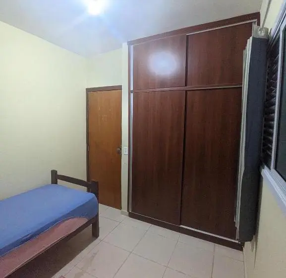 スタンダードシングルルーム, Quarto Em Apto Compartilhado Bem Localizado Ap 204