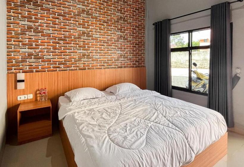 חדר דלוקס, Reddoorz Plus At New Favour Hotel Gunung Dempo