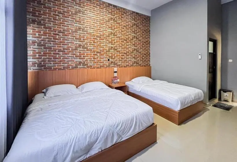 ファミリールーム, Reddoorz Plus At New Favour Hotel Gunung Dempo