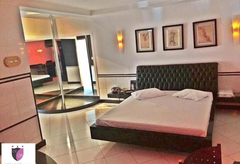 Люкс с гидромассажем, Savanas Motel