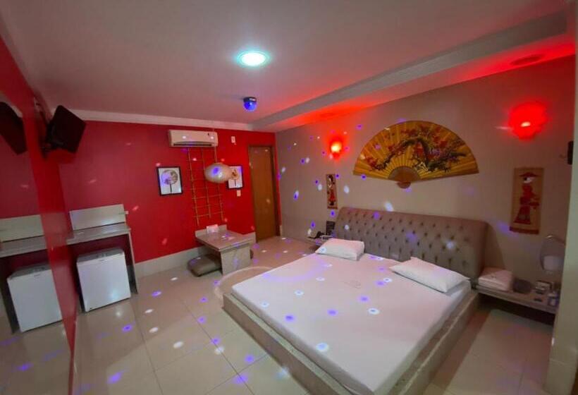 스위트, Savanas Motel