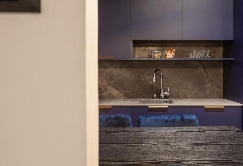 اتاق خانوادگی با چشمانداز دریا, ספרה אילת Sphera Eilat