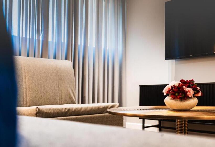 اتاق خانوادگی با چشمانداز کوه, ספרה אילת Sphera Eilat