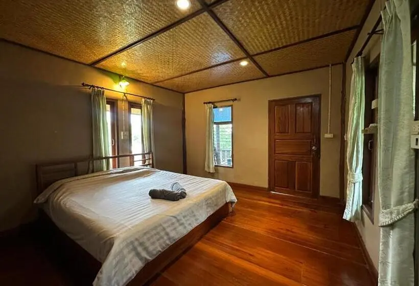 Standard-huone Terassi, Fourtwoeight Pai Resort