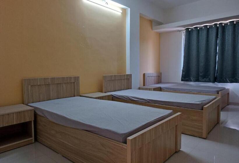 اتاق استاندارد سه نفره, Torrent Coliving