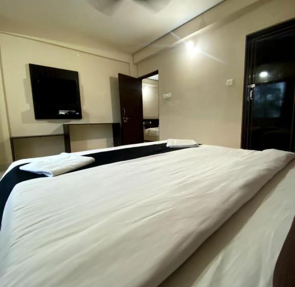 Четырехместный Номер Deluxe, Grand Resort Puri   Swimming Pool And Garden, Near Sea Beach And Temple Fully Air Conditioned
