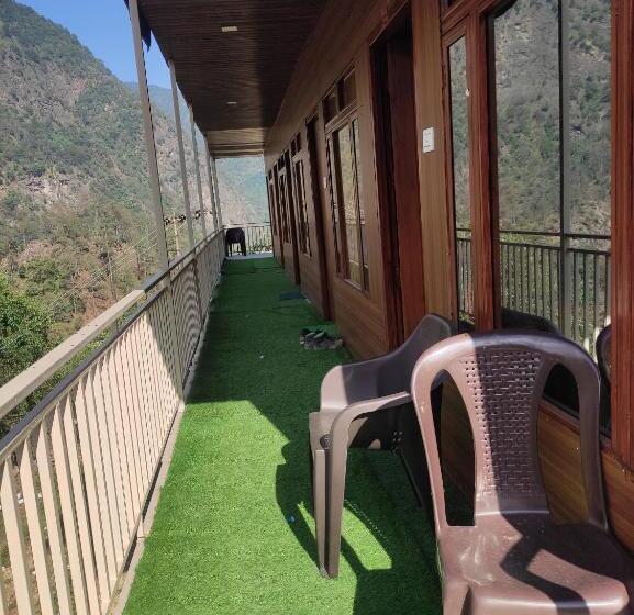 패밀리 룸, Narayan Valley Resort