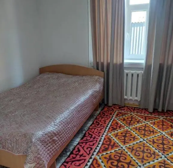 اتاق استاندارد سه تخته با چشم‌انداز باغ, Green Forest Guest House