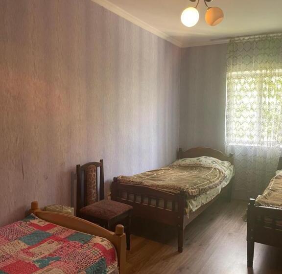 اتاق استاندارد سه نفره, Guesthouse Robi