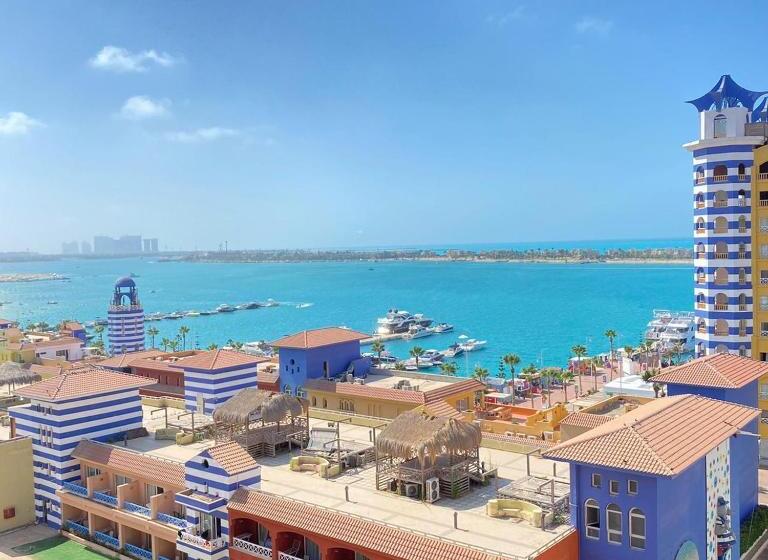 آپارتمان 2 خوابه با چشم‌انداز دریا, Porto Marina Hotel Chalet Seaview   شاليه فندقي بورتو مارينا مارينا 3 الساحل الشمالي فيو بحر و بحيرة