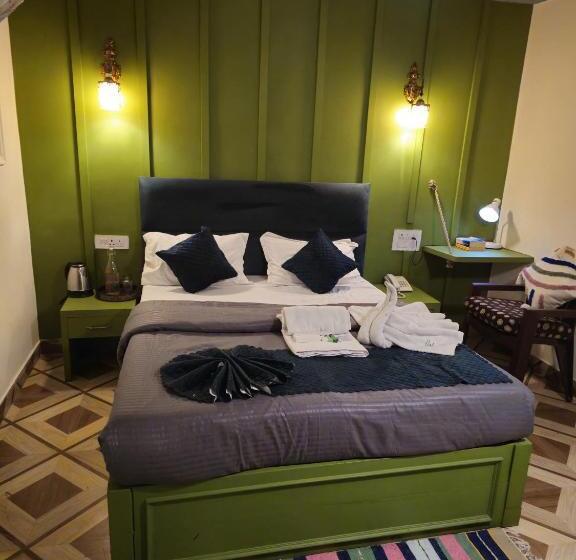 חדר סטנדרט, Work Party Go