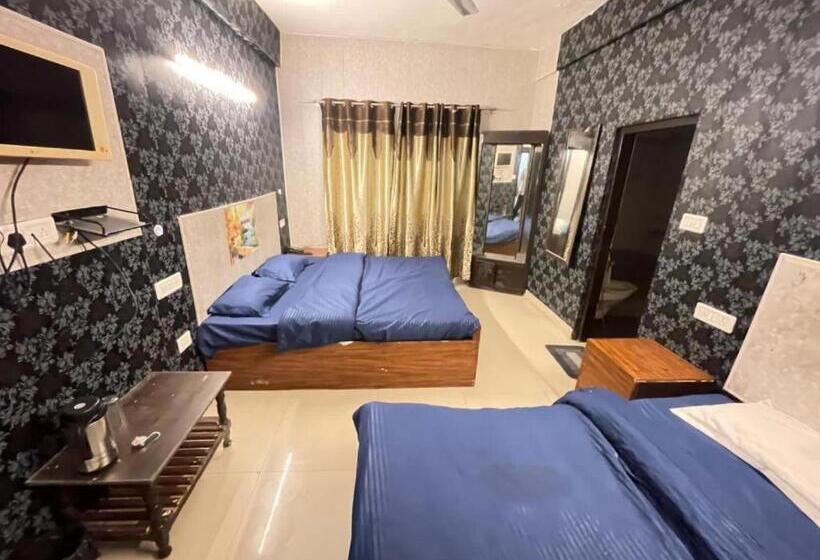 חדר משפחתי, Work Party Go