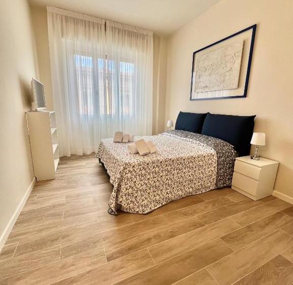 اتاق استاندارد سه تخته با سرویس بهداشتی مشترک, F&f Rooms