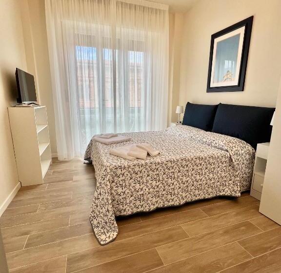 اتاق استاندارد با سرویس بهداشتی مشترک, F&f Rooms