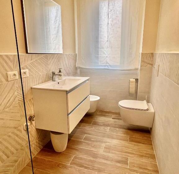 اتاق استاندارد با سرویس بهداشتی مشترک, F&f Rooms