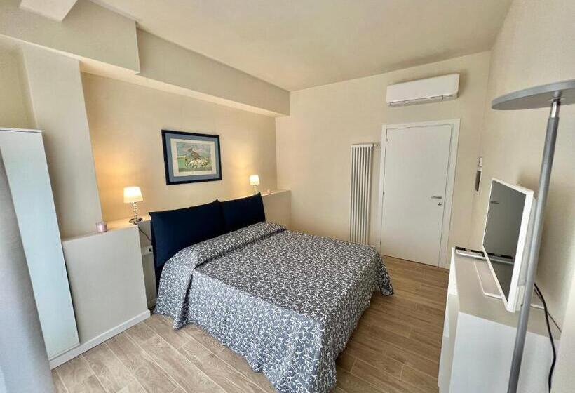 اتاق استاندارد سه نفره, F&f Rooms