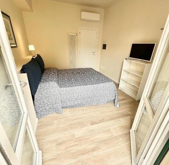 اتاق استاندارد سه نفره, F&f Rooms