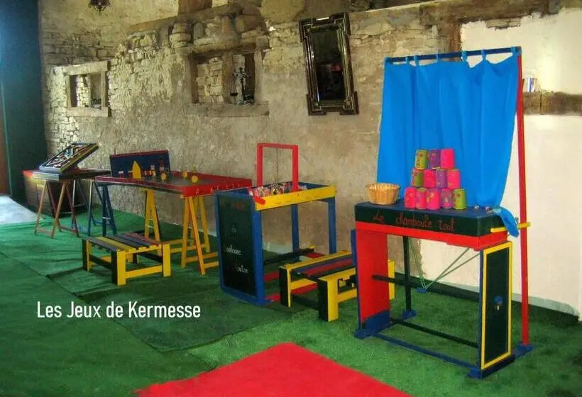 ４ベッドルームハウス, Gîte Et Grange à Jeux Du Bonhomme Bouton