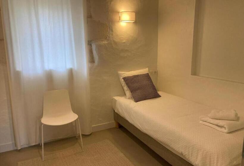 غرفة عائلية مطلّة علي الحديقة, Le Jardin De Marie La Maison D Hôtes Sancerre