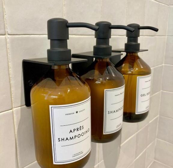 غرفة عائلية مطلّة علي الحديقة, Le Jardin De Marie La Maison D Hôtes Sancerre