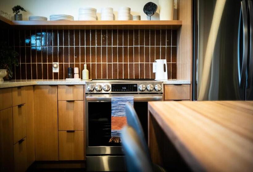 带2个卧室的套房, Shorehouse