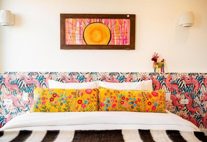 带大床的套房, Shorehouse