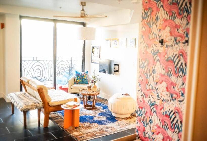 带大床的套房, Shorehouse