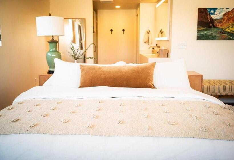 行政套房, Shorehouse