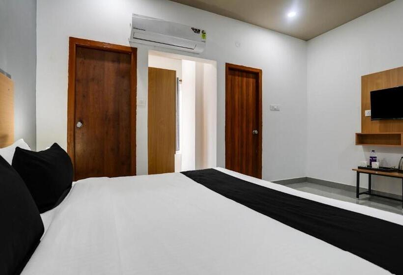 חדר קלאסי לשלושה, Townhouse Shamshabad Near Airport