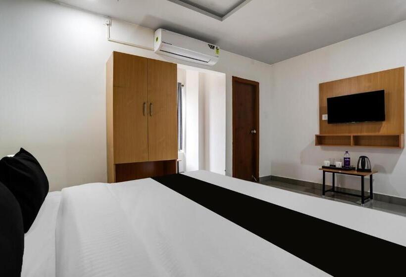 חדר קלאסי לשלושה, Townhouse Shamshabad Near Airport