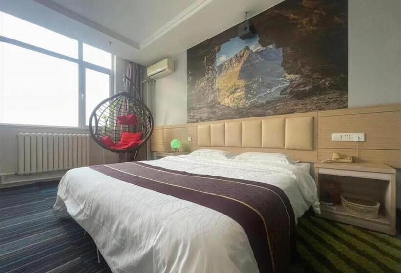 キングサイズベッドのスーペリアルーム, 林奢酒店