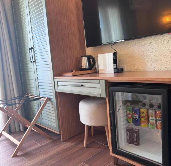 חדר דלוקס עם מרפסת נוף לים, Ados Otel