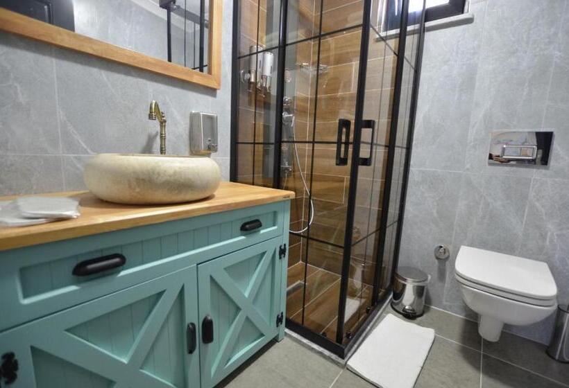 غرفة ديلوكس مطلّة علي البحر مزوَّدة بشُرفة, Ados Otel