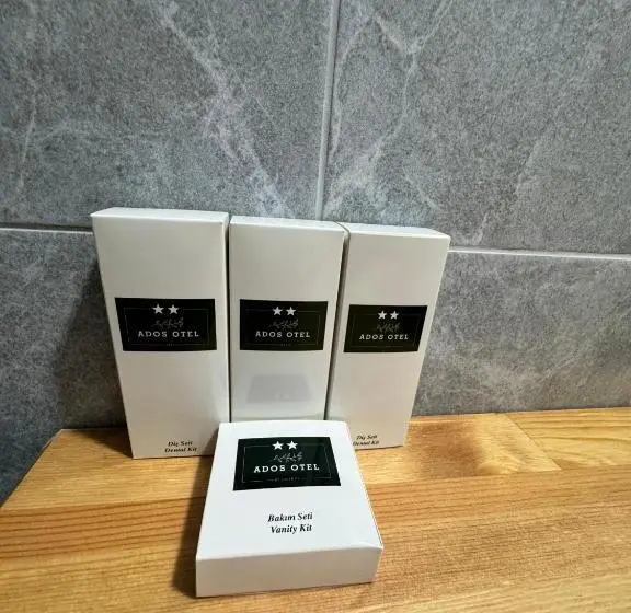エコノミートリプルルーム, Ados Otel