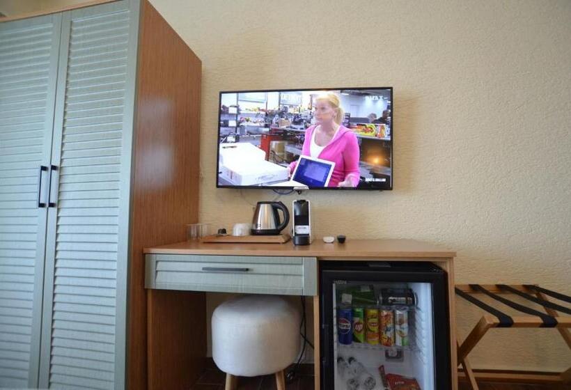 חדר סטנדרט עם מרפסת, Ados Otel