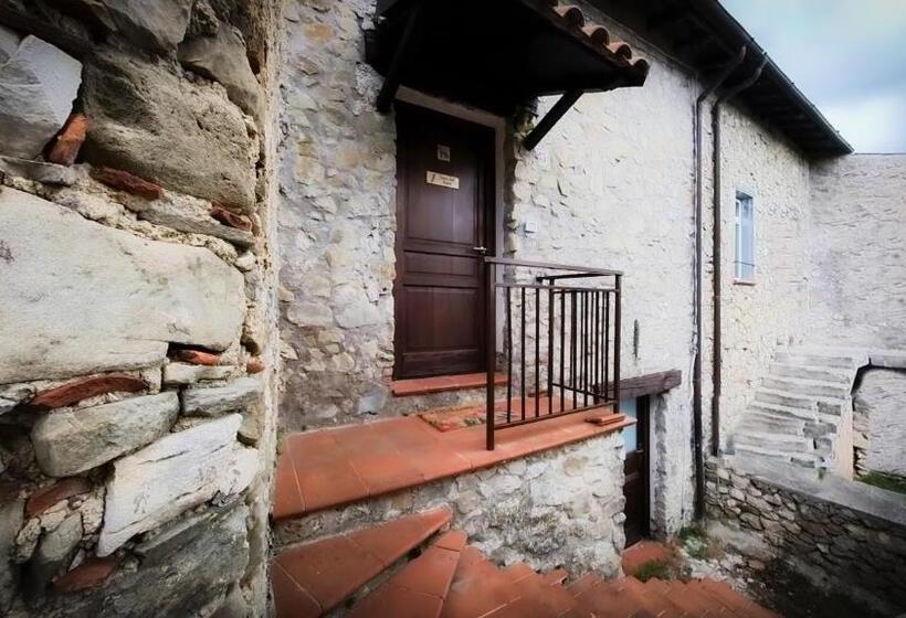 חדר סטנדרט לארבעה, Nel Bosco Di Giove   Albergo Diffuso