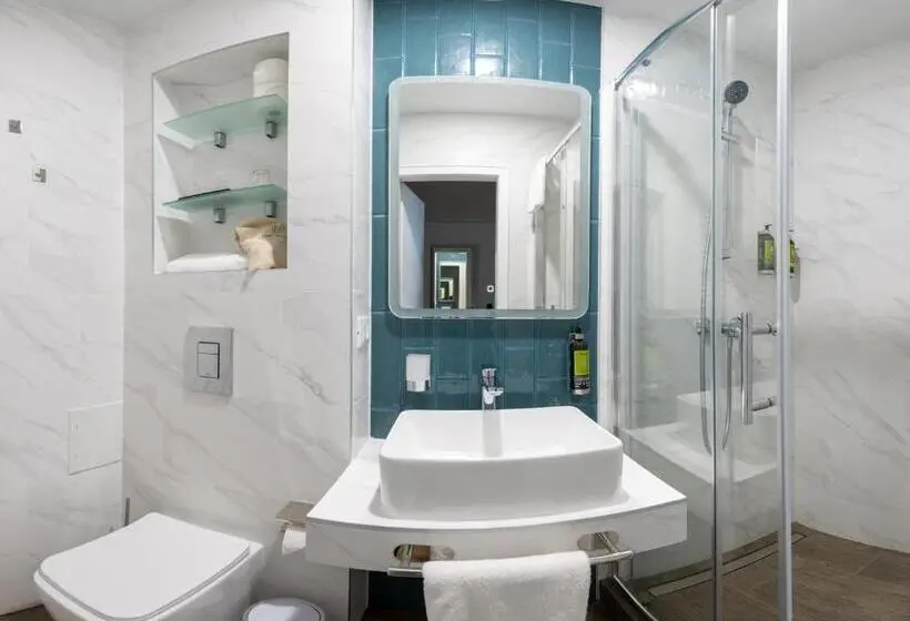 庭の見えるシングルルーム, Boutique Hotel Weisses Haus Art