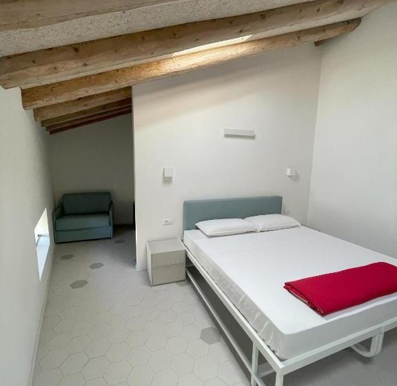 اتاق استاندارد, Casali Hostel