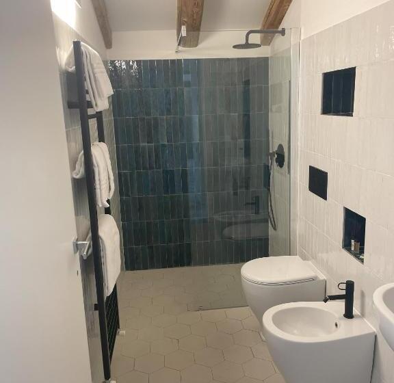 اتاق استاندارد سه نفره, Casali Hostel